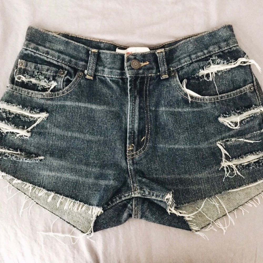 Levi’s 505 Distressed Shorts